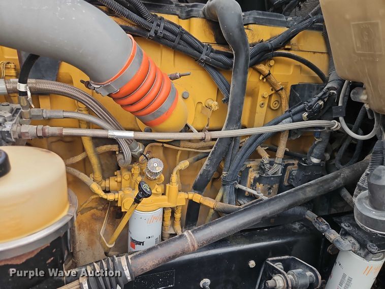 image for item EO4744 2006 Kenworth T600 semi truck