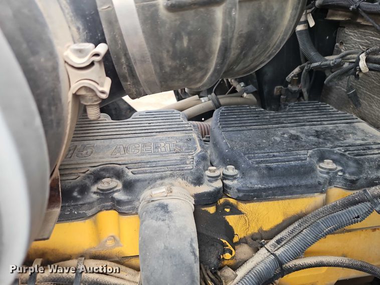 image for item EO4744 2006 Kenworth T600 semi truck