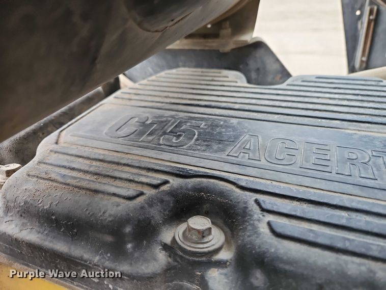 image for item EO4744 2006 Kenworth T600 semi truck