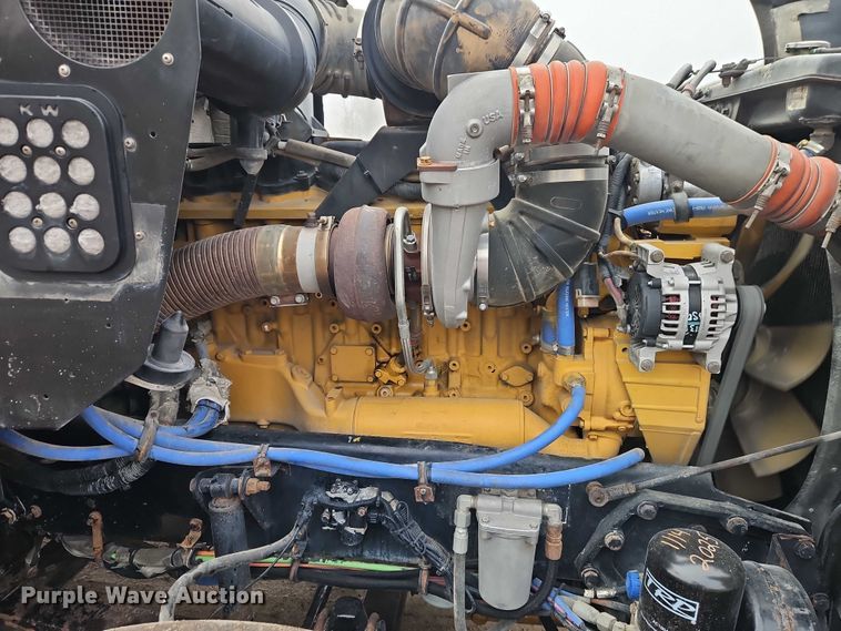 image for item EO4744 2006 Kenworth T600 semi truck