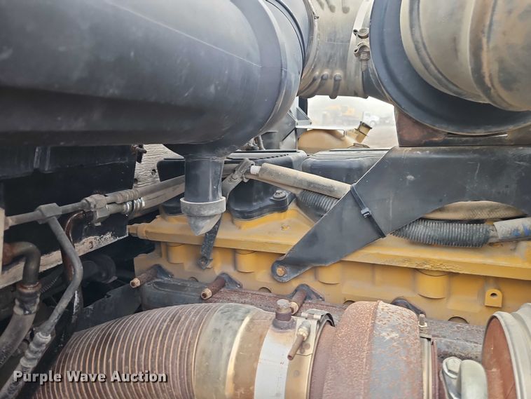 image for item EO4744 2006 Kenworth T600 semi truck