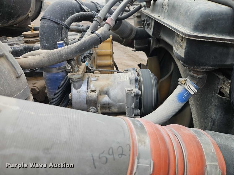 image for item EO4744 2006 Kenworth T600 semi truck