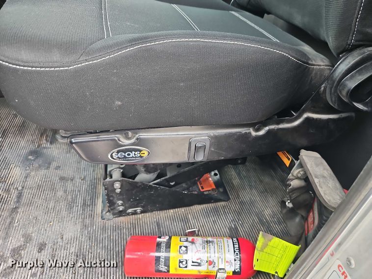 image for item EO4754 2011 Kenworth T800 semi truck