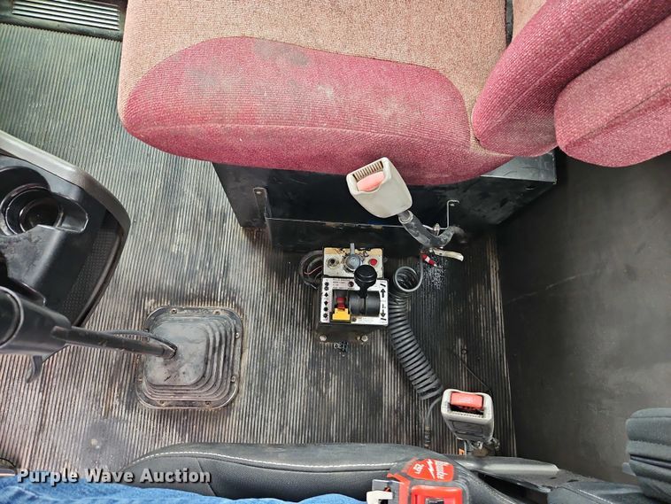 image for item EO4754 2011 Kenworth T800 semi truck