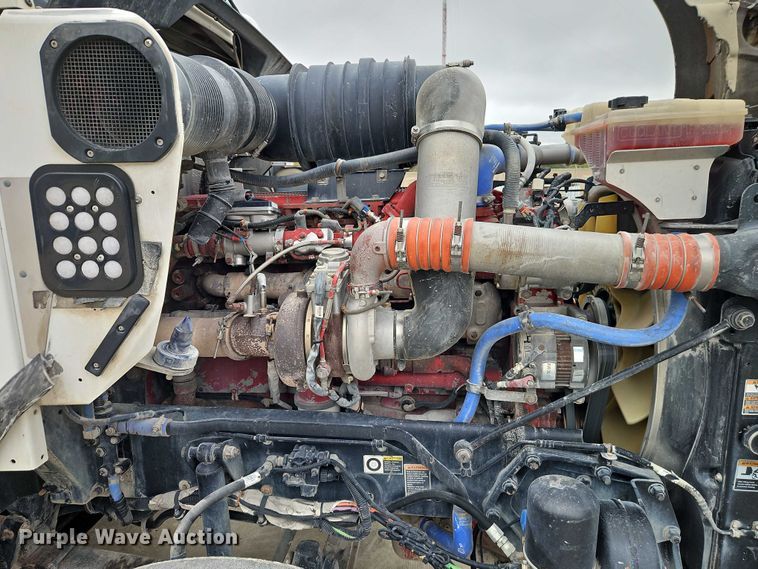 image for item EO4754 2011 Kenworth T800 semi truck