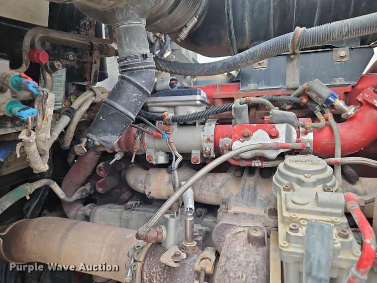 image for item EO4754 2011 Kenworth T800 semi truck