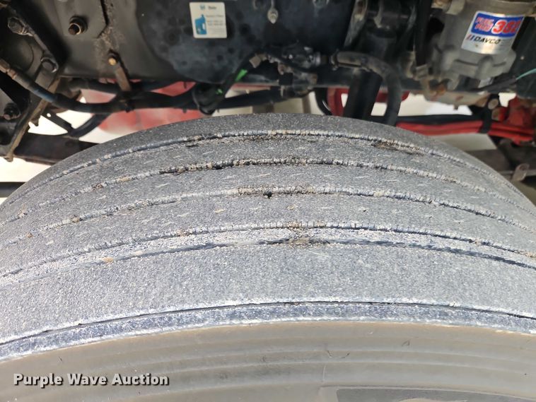 image for item EO4754 2011 Kenworth T800 semi truck