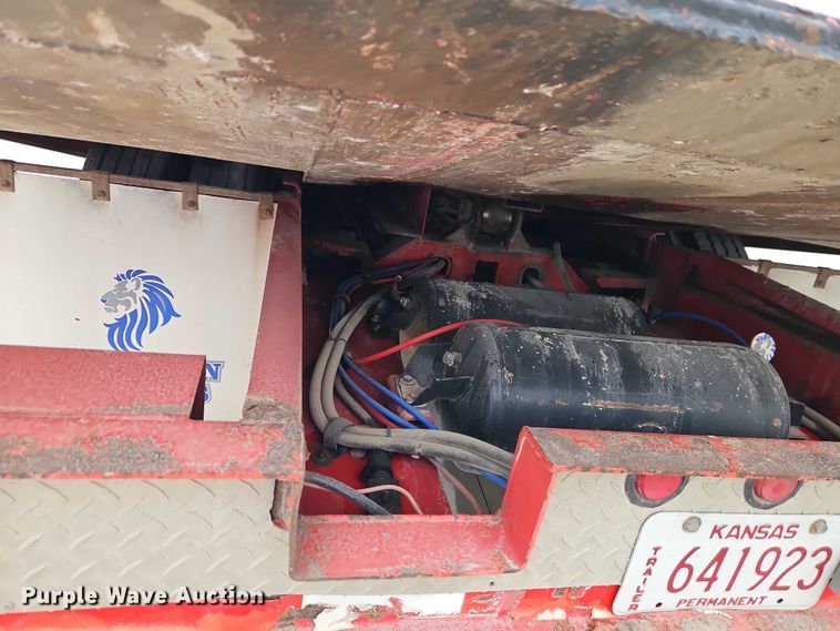 image for item EO4755 2001 Talbert Talbert tilt deck equipment trailer