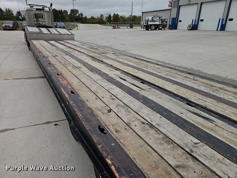 image for item EO4755 2001 Talbert Talbert tilt deck equipment trailer