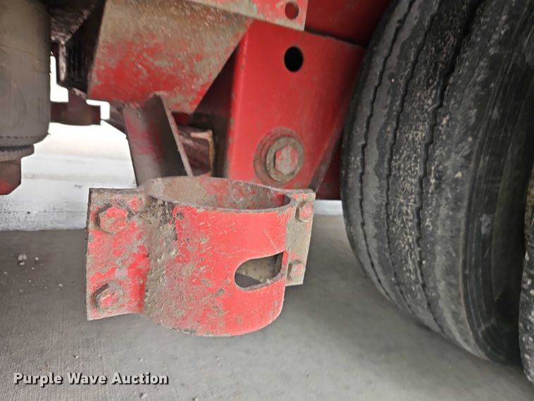 image for item EO4755 2001 Talbert Talbert tilt deck equipment trailer