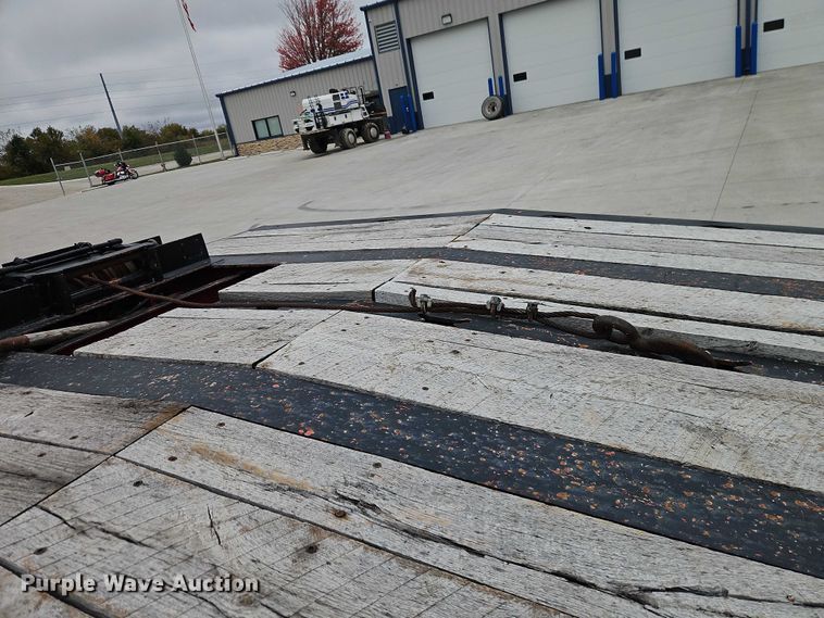 image for item EO4755 2001 Talbert Talbert tilt deck equipment trailer