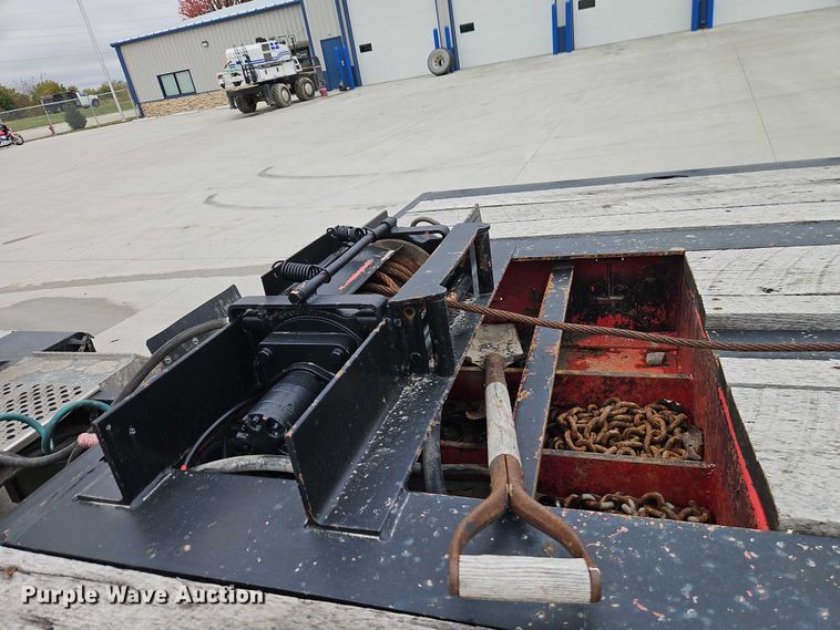 image for item EO4755 2001 Talbert Talbert tilt deck equipment trailer