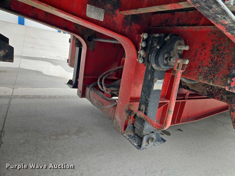 image for item EO4755 2001 Talbert Talbert tilt deck equipment trailer