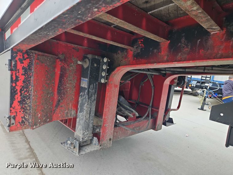 image for item EO4755 2001 Talbert Talbert tilt deck equipment trailer