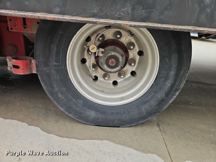 image for item EO4755 2001 Talbert Talbert tilt deck equipment trailer