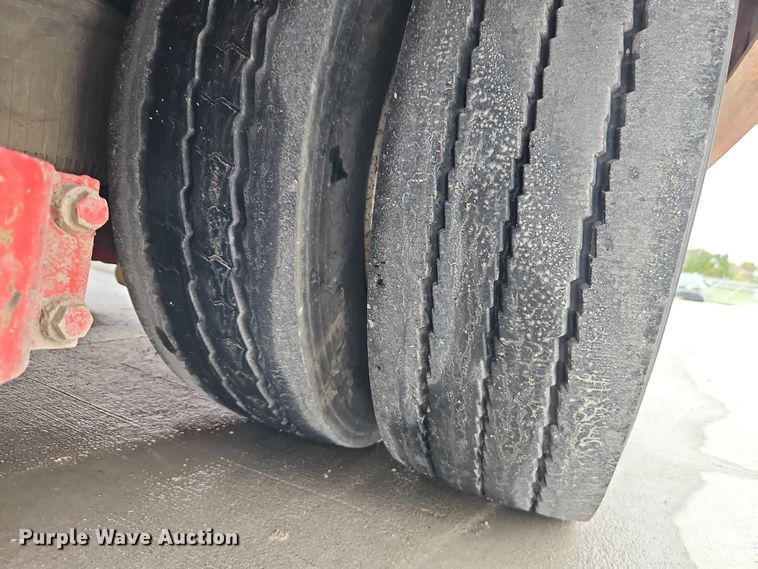 image for item EO4755 2001 Talbert Talbert tilt deck equipment trailer