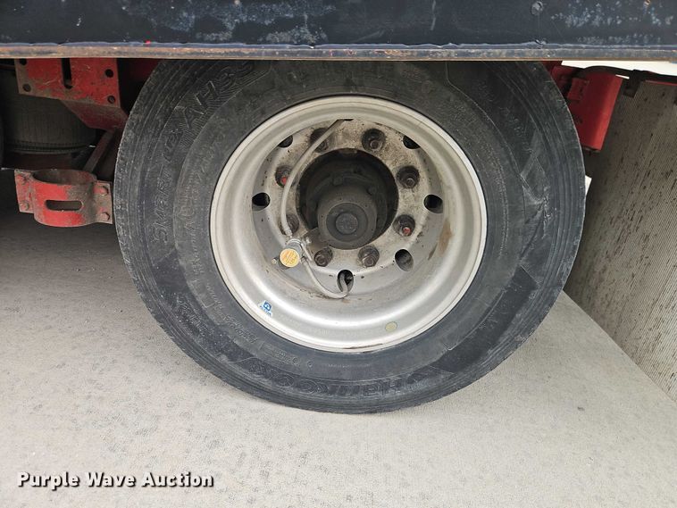 image for item EO4755 2001 Talbert Talbert tilt deck equipment trailer