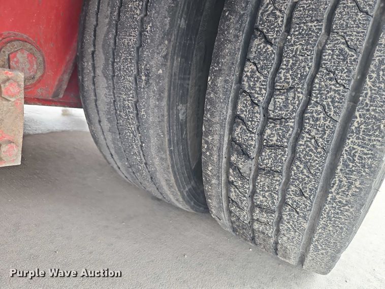 image for item EO4755 2001 Talbert Talbert tilt deck equipment trailer