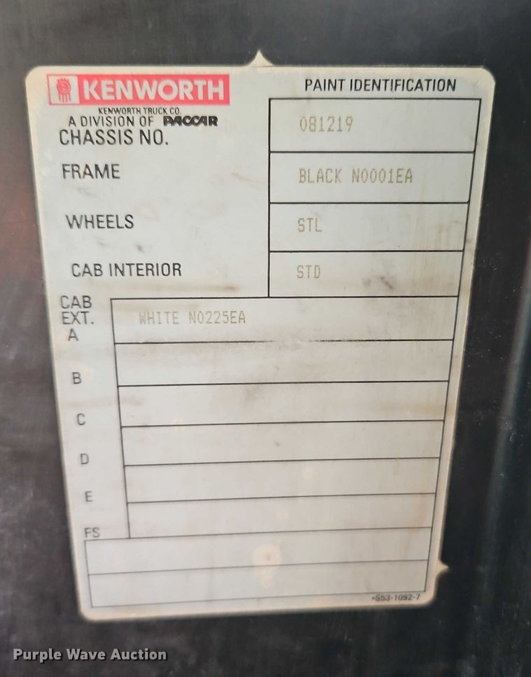 image for item EO4793 2005 Kenworth T800 semi truck