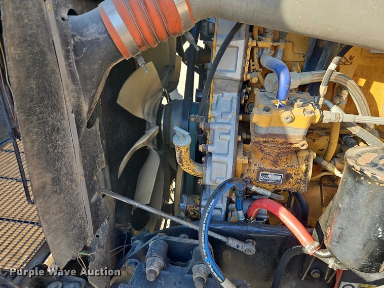 image for item EO4793 2005 Kenworth T800 semi truck