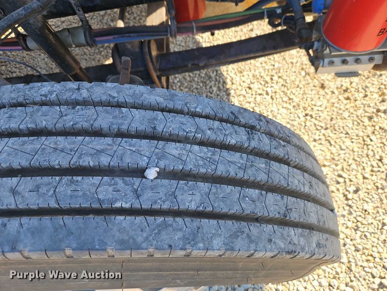 image for item EO4793 2005 Kenworth T800 semi truck