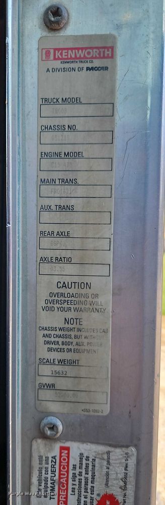 image for item EO4793 2005 Kenworth T800 semi truck