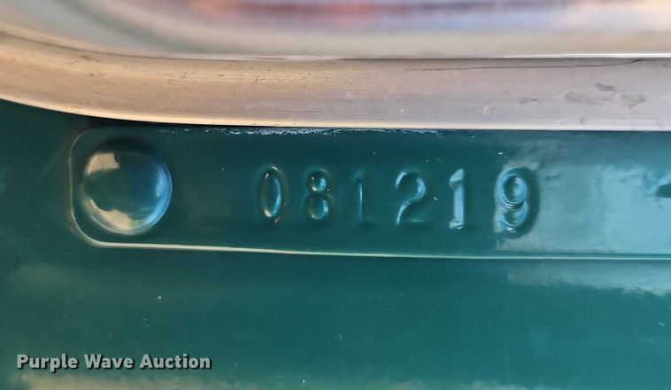 image for item EO4793 2005 Kenworth T800 semi truck