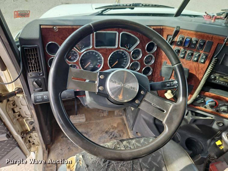 image for item EO4794 2011 Mack GU713 dump truck