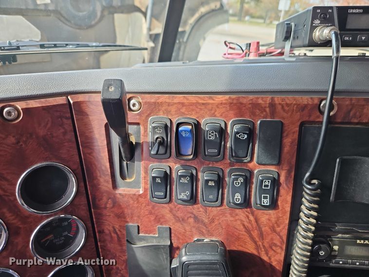 image for item EO4794 2011 Mack GU713 dump truck