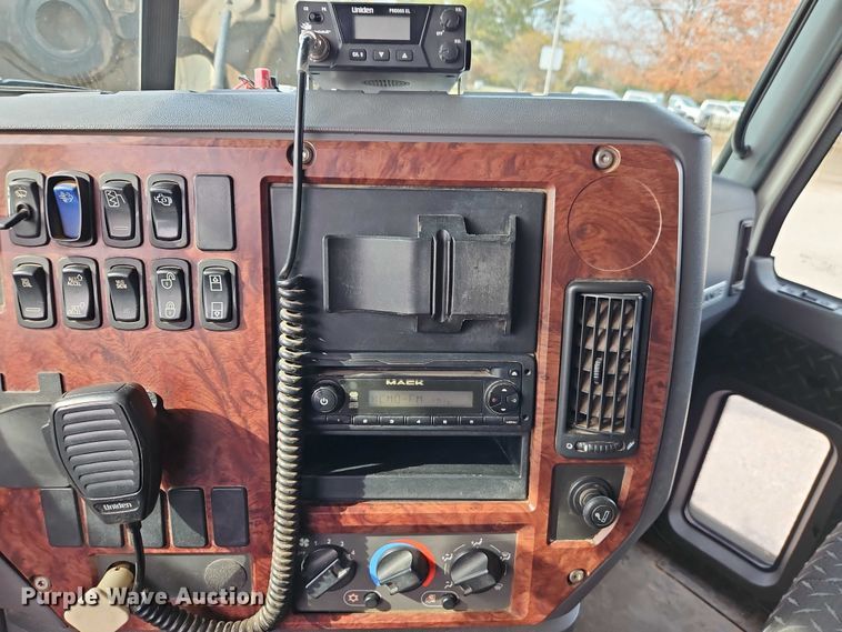 image for item EO4794 2011 Mack GU713 dump truck