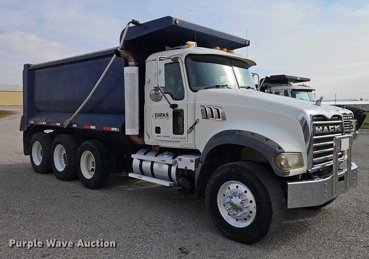 image for item EO4795 2007 Mack CTP713 dump truck