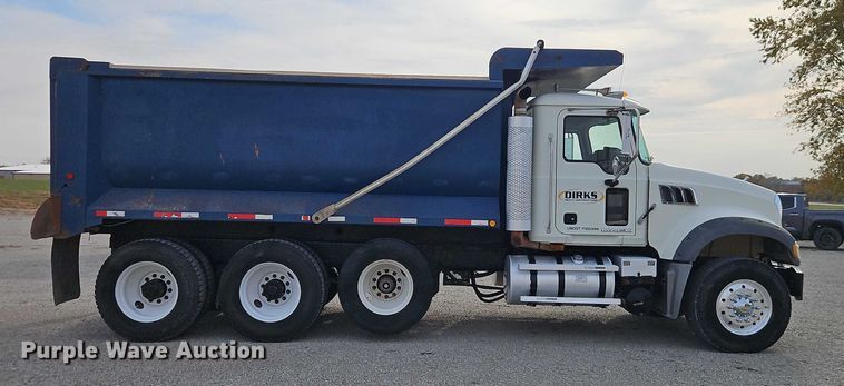 image for item EO4795 2007 Mack CTP713 dump truck