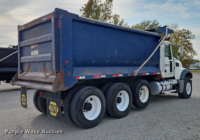 image for item EO4795 2007 Mack CTP713 dump truck