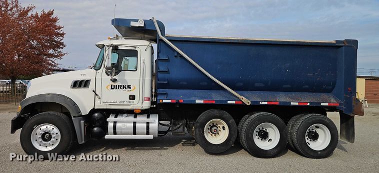 image for item EO4795 2007 Mack CTP713 dump truck