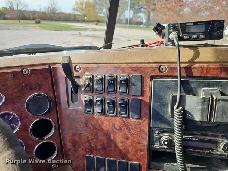 image for item EO4795 2007 Mack CTP713 dump truck