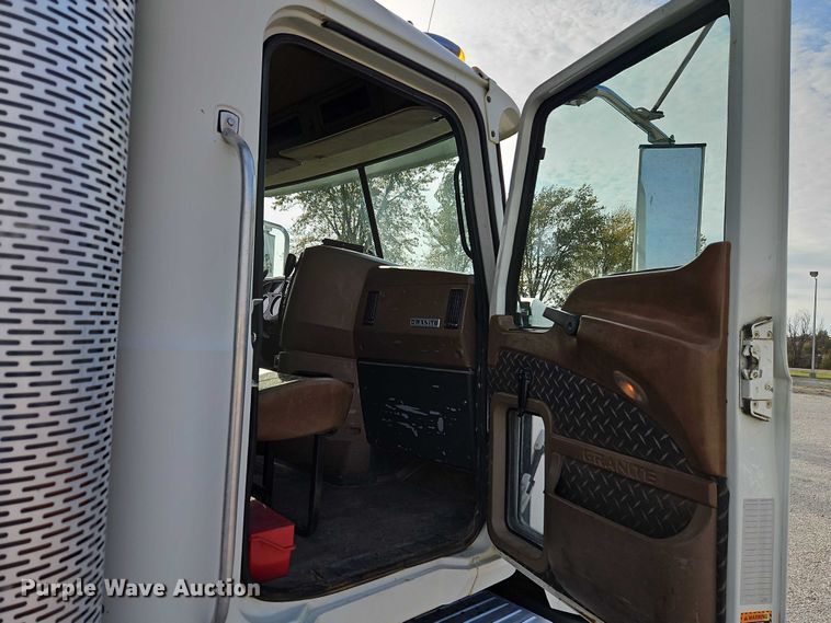 image for item EO4795 2007 Mack CTP713 dump truck