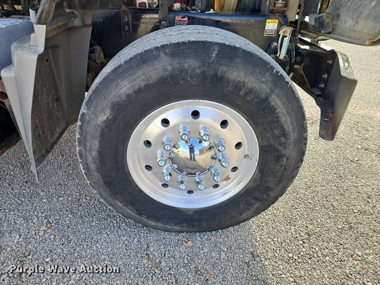 image for item EO4795 2007 Mack CTP713 dump truck