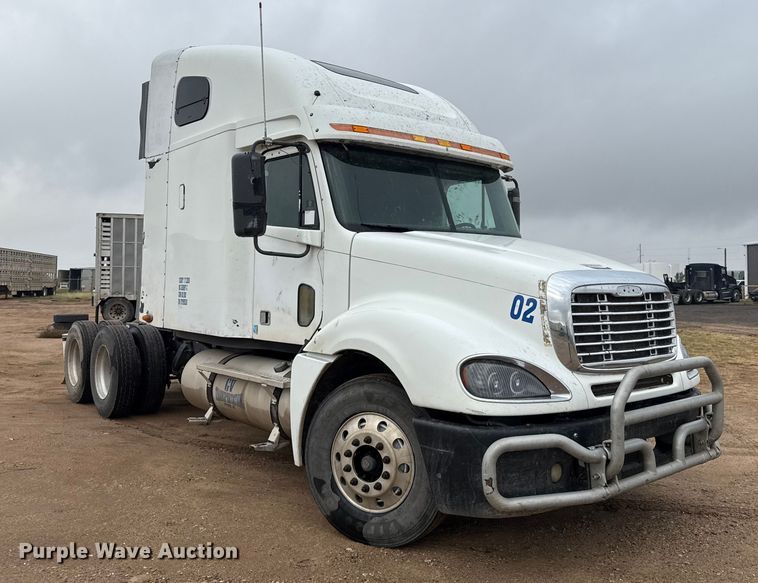 image for item EP0712 Freightliner Columbia semi truck