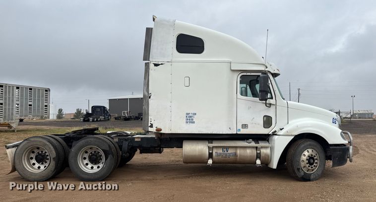 image for item EP0712 Freightliner Columbia semi truck