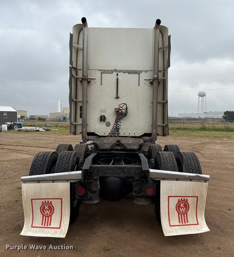 image for item EP0712 Freightliner Columbia semi truck