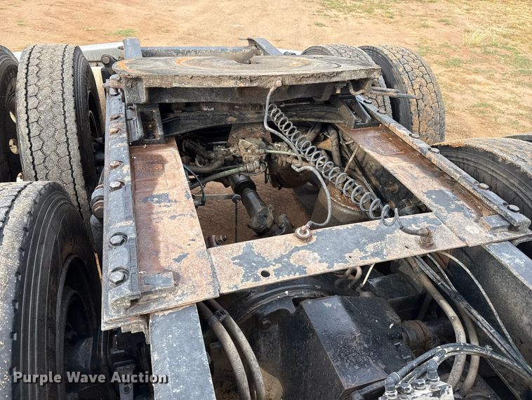 image for item EP0712 Freightliner Columbia semi truck