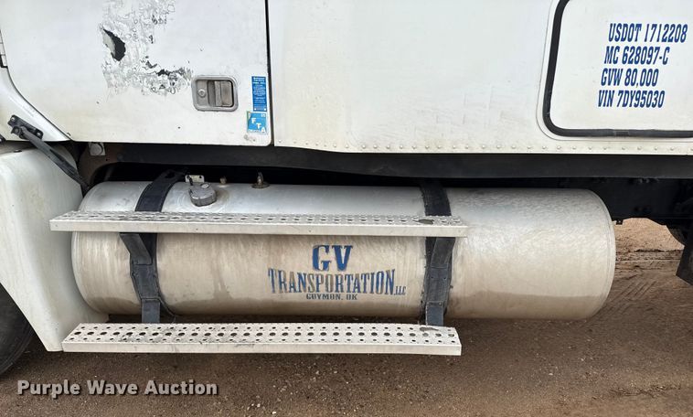 image for item EP0712 Freightliner Columbia semi truck