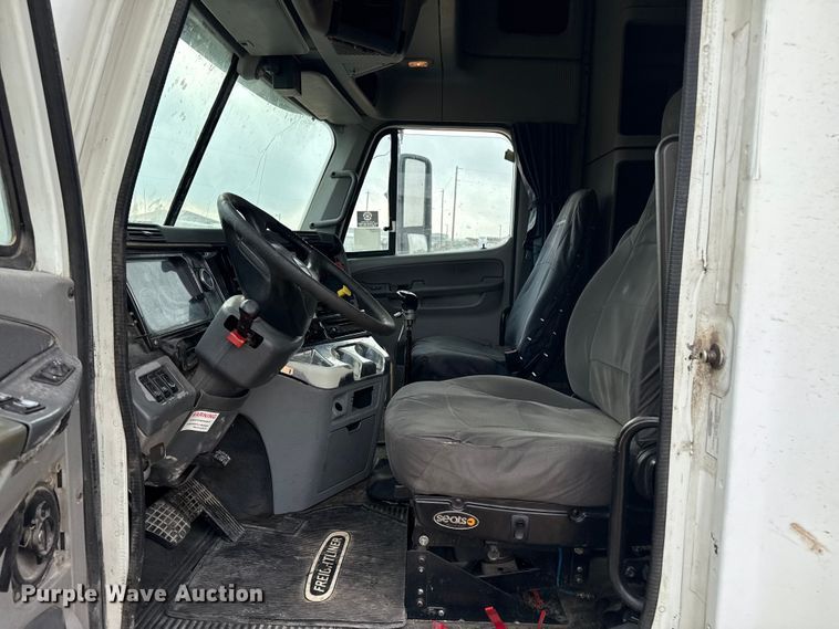 image for item EP0712 Freightliner Columbia semi truck