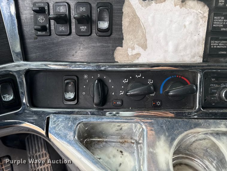 image for item EP0712 Freightliner Columbia semi truck