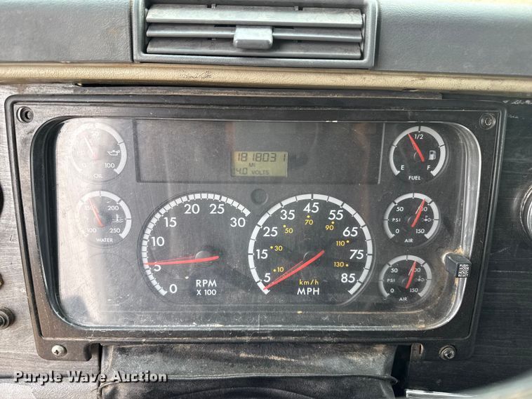 image for item EP0712 Freightliner Columbia semi truck