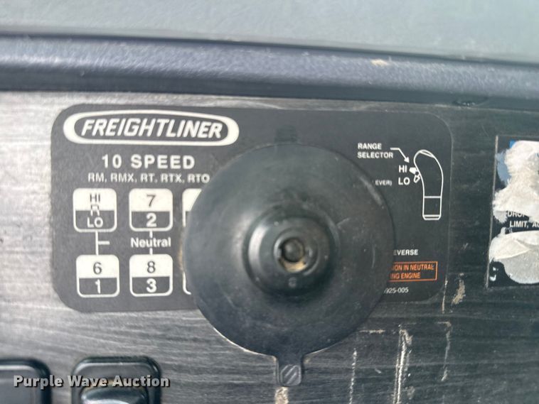 image for item EP0712 Freightliner Columbia semi truck