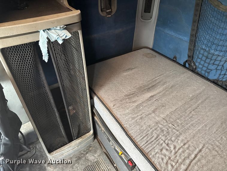 image for item EP0712 Freightliner Columbia semi truck