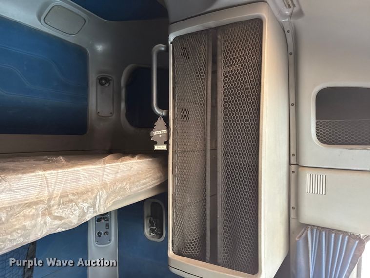 image for item EP0712 Freightliner Columbia semi truck