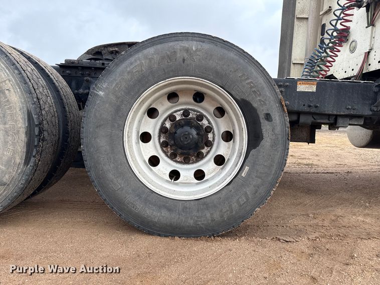 image for item EP0712 Freightliner Columbia semi truck