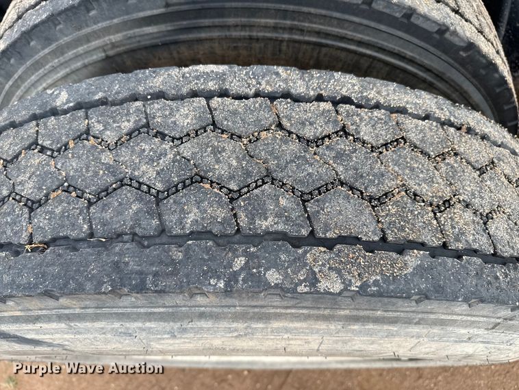 image for item EP0712 Freightliner Columbia semi truck